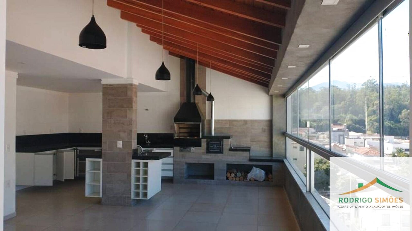 Cobertura de 2 quartos e 140 m² no Centro