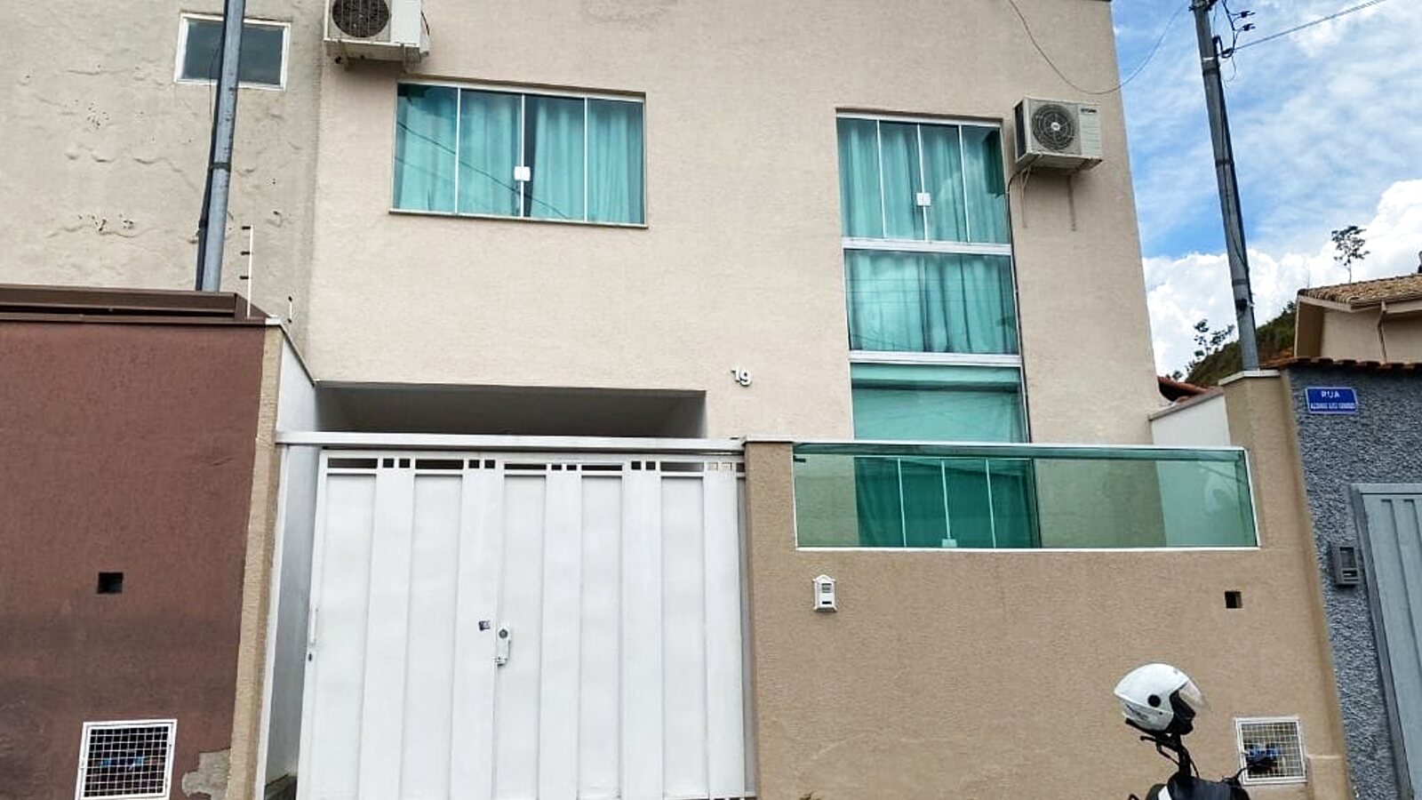 Casa de 3 quartos com suíte na Medicina