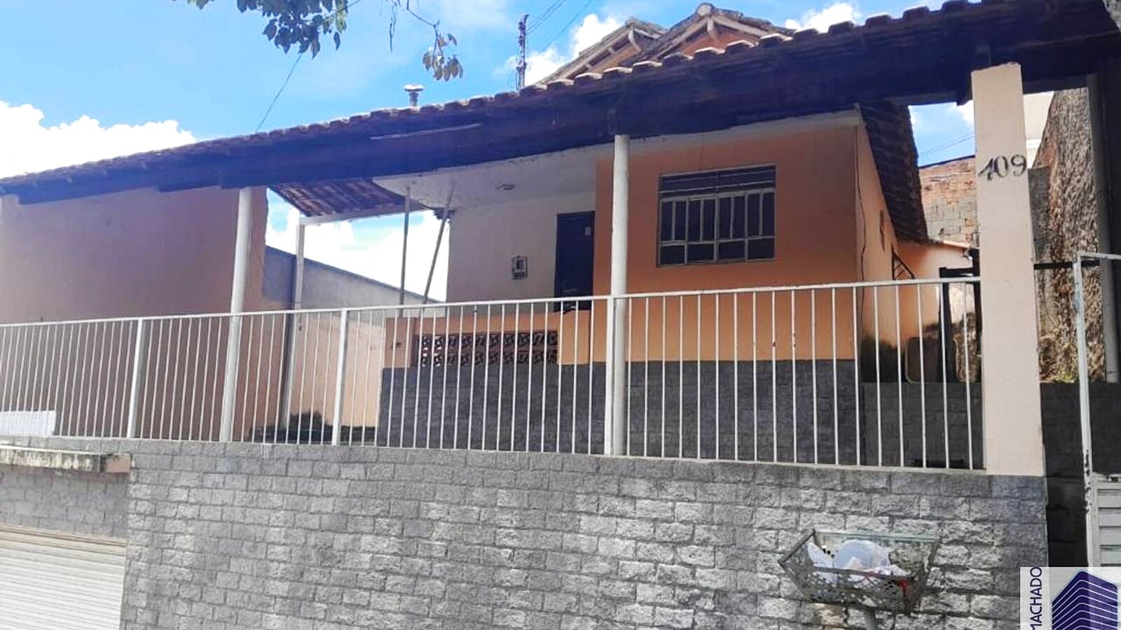 Casa de 3 quartos para reformar no Santo Antônio