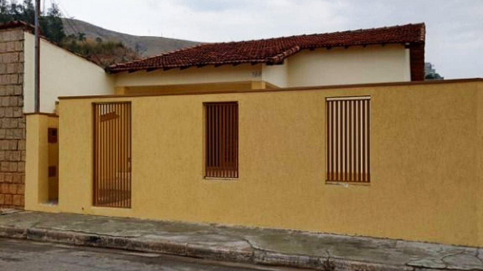 Casa de 4 quartos (1 suíte) com 172 m², Nossa Senhora de Fátima