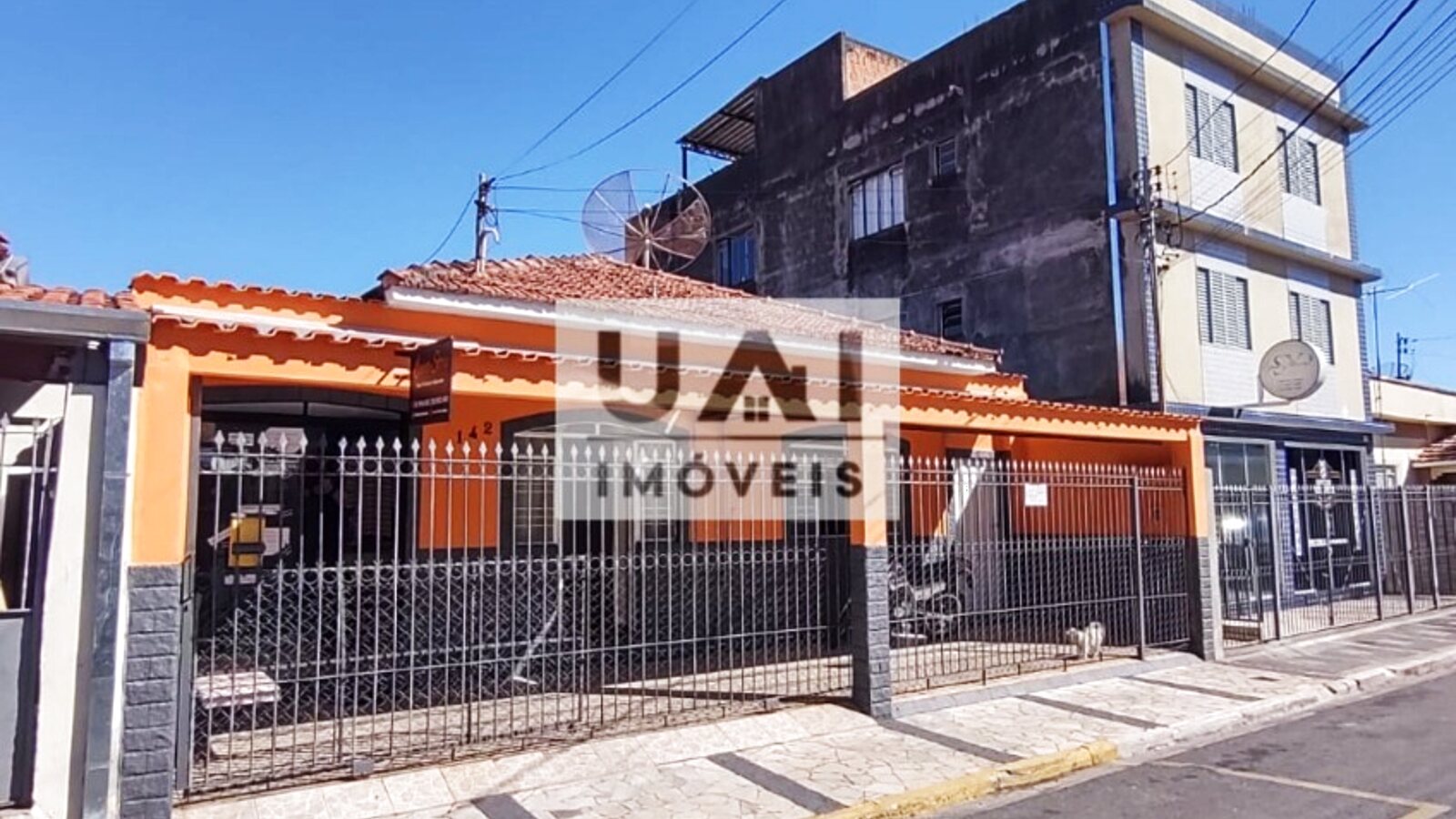 Casa com loja frontal na Avenida, Itajubá-MG