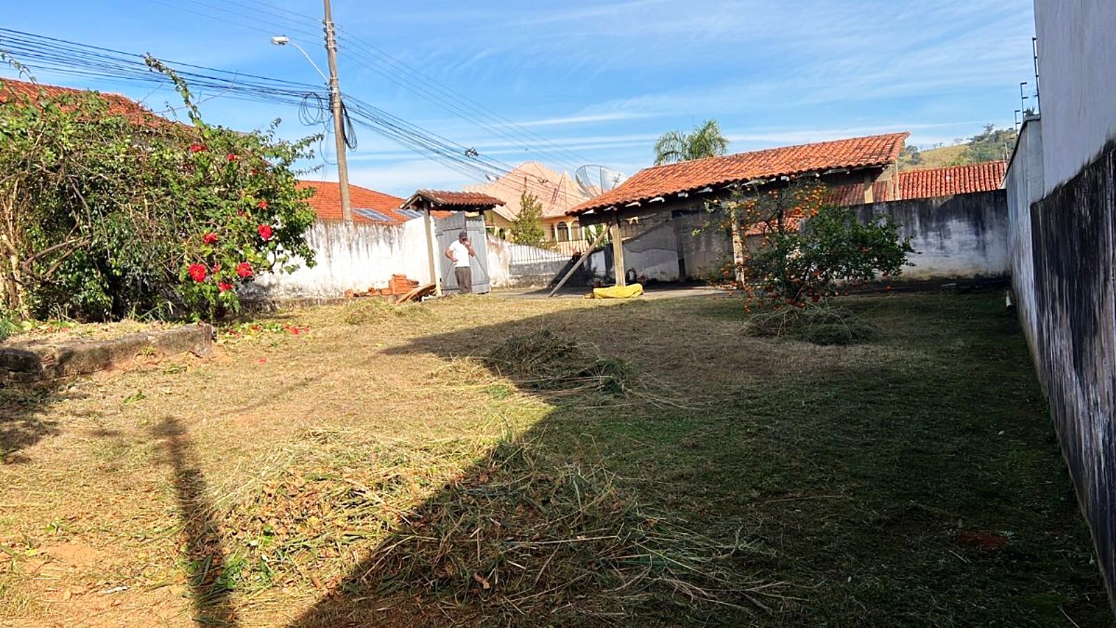 Terreno plano e murado de 350 m² no Pinheirinho